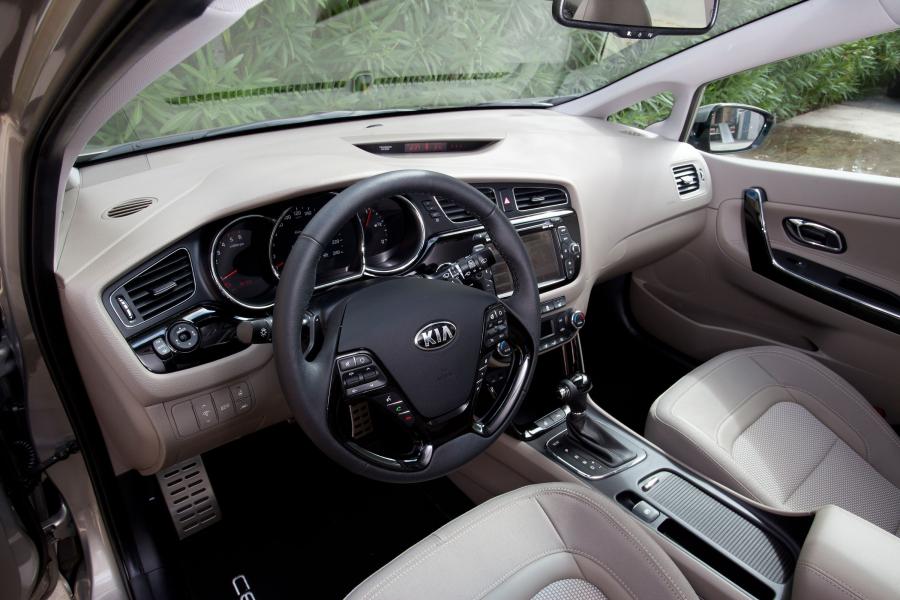  Kia cee&rsquo;d Station Wagon 2012 года  (фото 28 из 89)